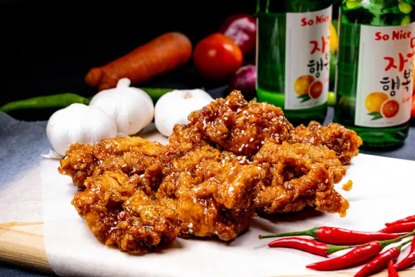 Freshly fried Korean chicken pieces